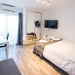 Residence Aguila - Studio In Bonanza Square